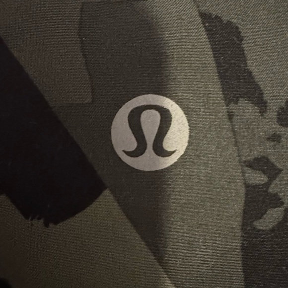 Lululemon Run Times Short (4-way Stretch)
Pop Cut Fatigue Green Black / Black - Picture 10 of 13